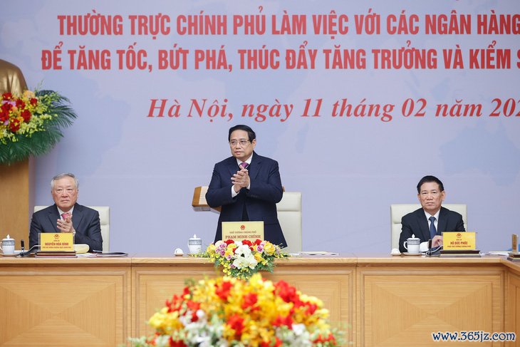 Thủ tướng họp với các ngân hàng thương mại bàn giải pháp tăng trưởng， ứng phó trước biến động - Ảnh 1.